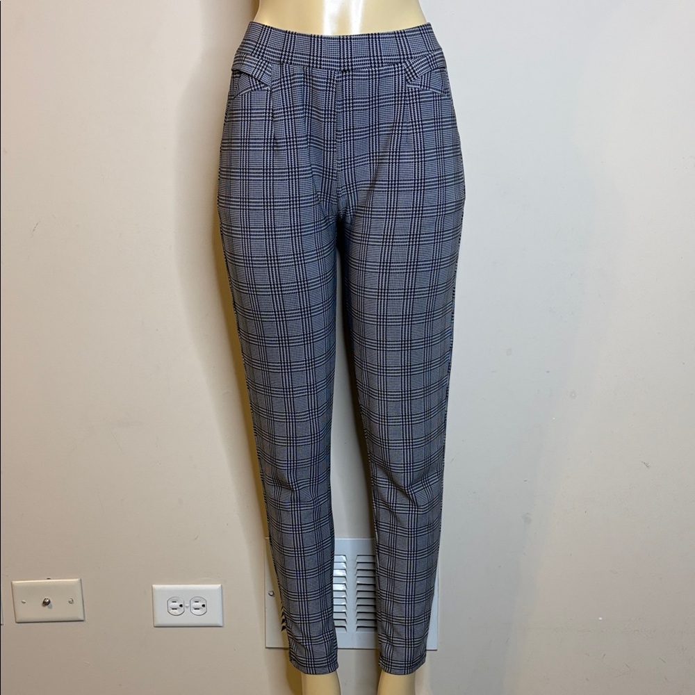 INDERO Plaid Slim Ankle Pants in Black and White Size L/XL